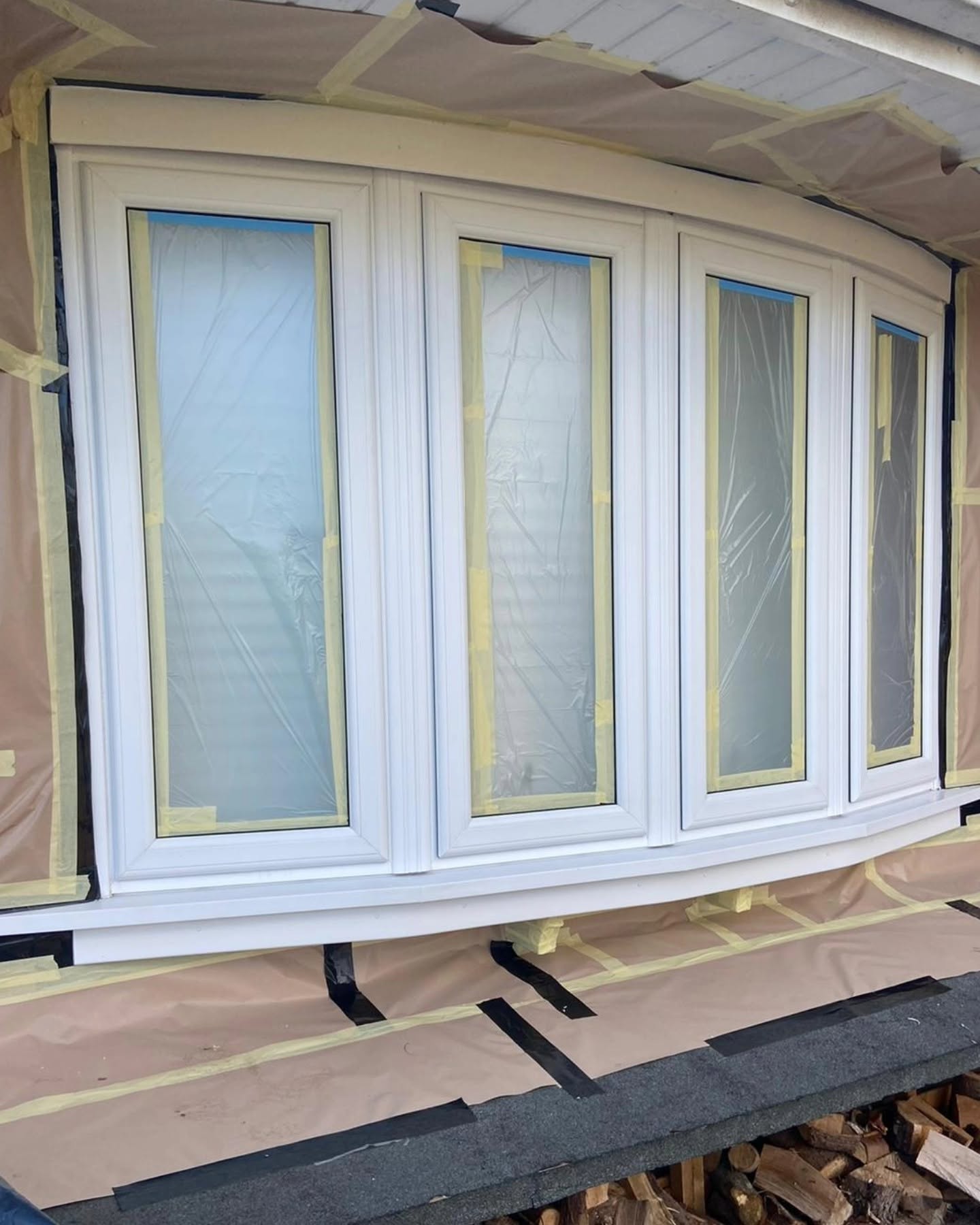 Bay window before spraying